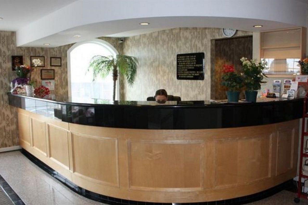 Canadas Best Value Inn Chinook Station YYC Esterno foto