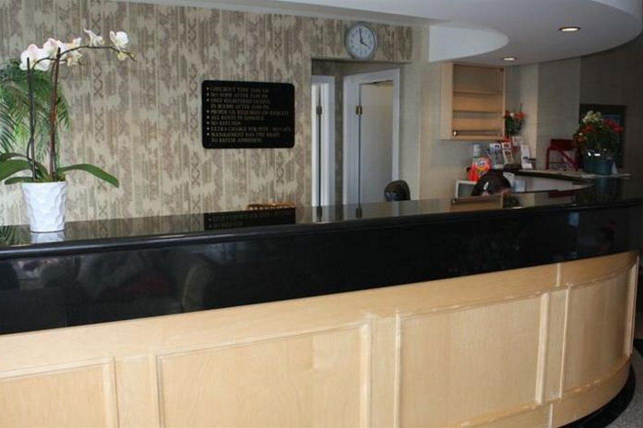 Canadas Best Value Inn Chinook Station YYC Esterno foto