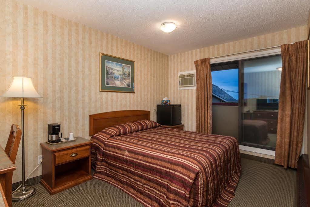 Canadas Best Value Inn Chinook Station YYC Esterno foto