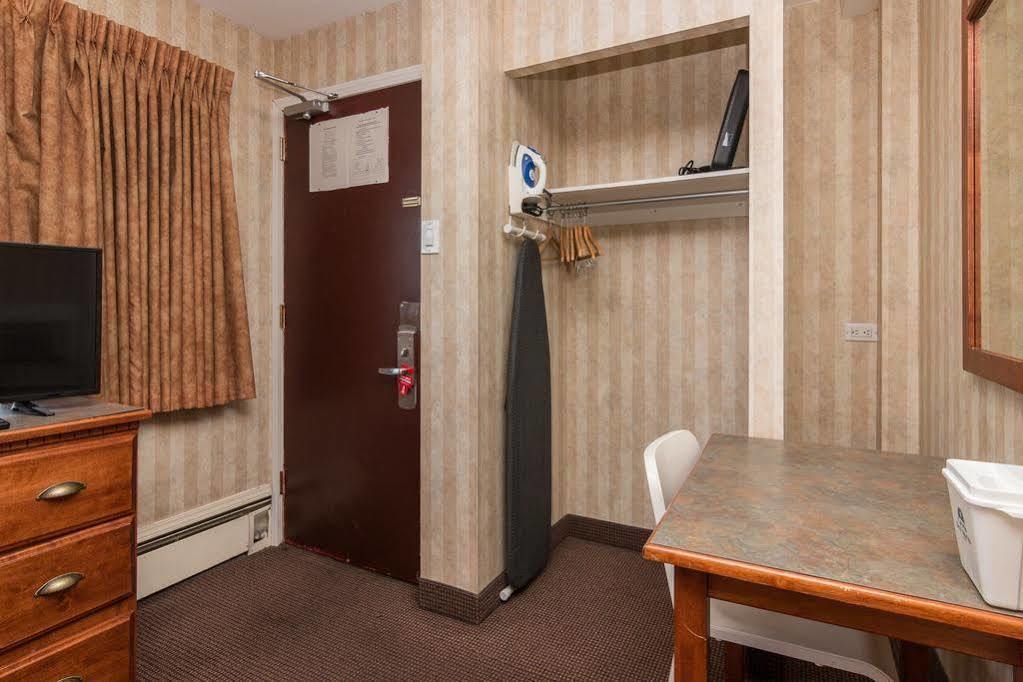 Canadas Best Value Inn Chinook Station YYC Esterno foto
