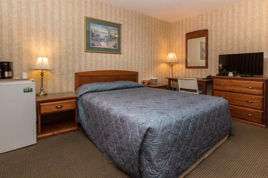 Canadas Best Value Inn Chinook Station YYC Esterno foto