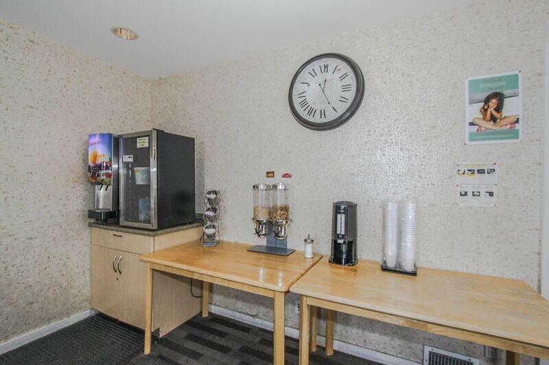 Canadas Best Value Inn Chinook Station YYC Esterno foto